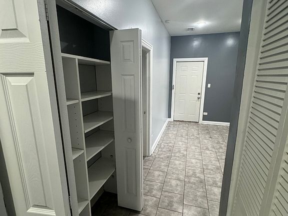4th image of 5721 S Hermitage Ave #2