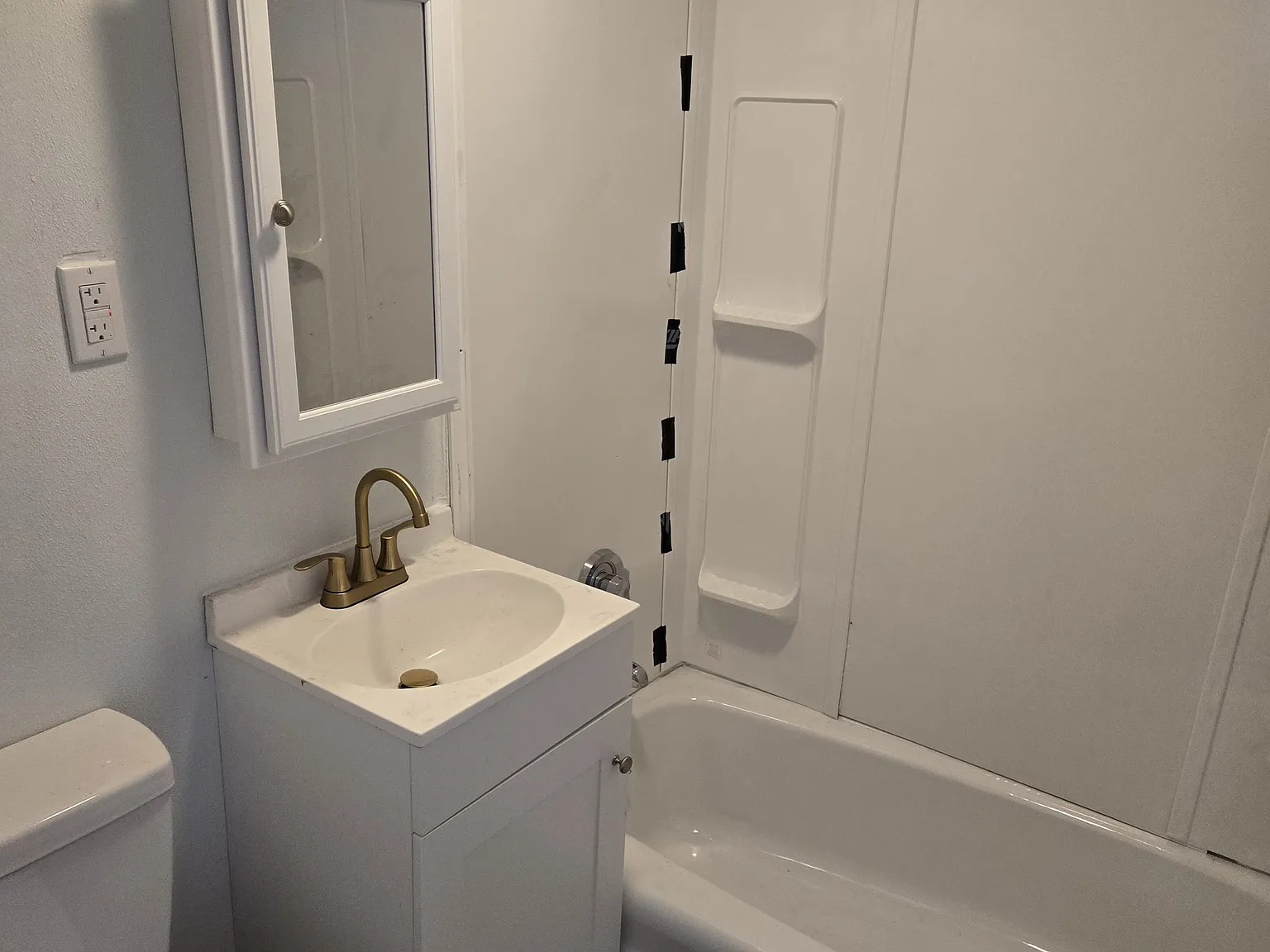 3 bed, 1250 sqft, $2,100 — Photo 4
