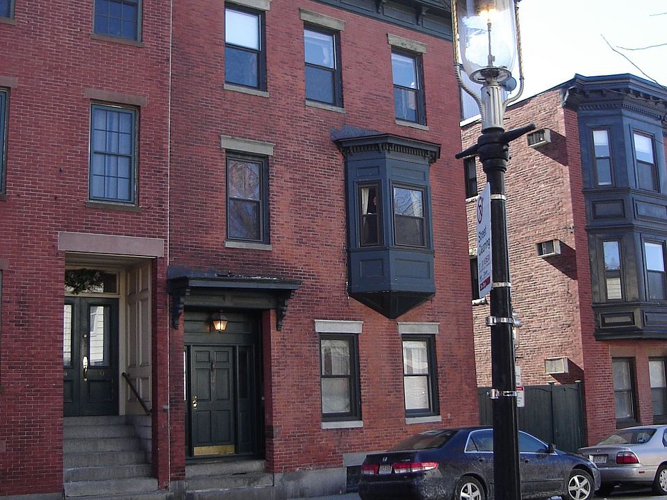 12 Washington St, Charlestown