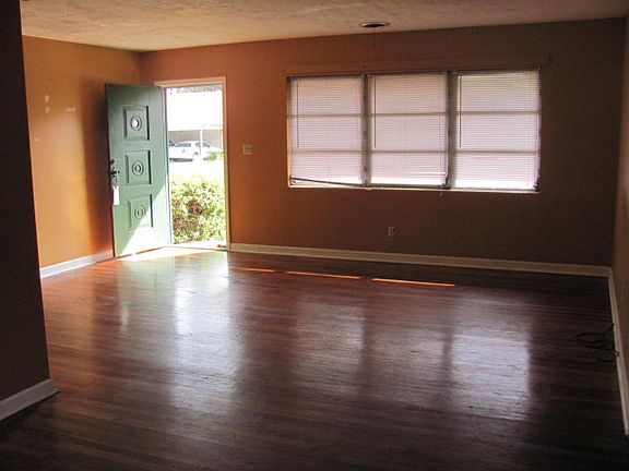 2nd image of 2607 Canary Dr