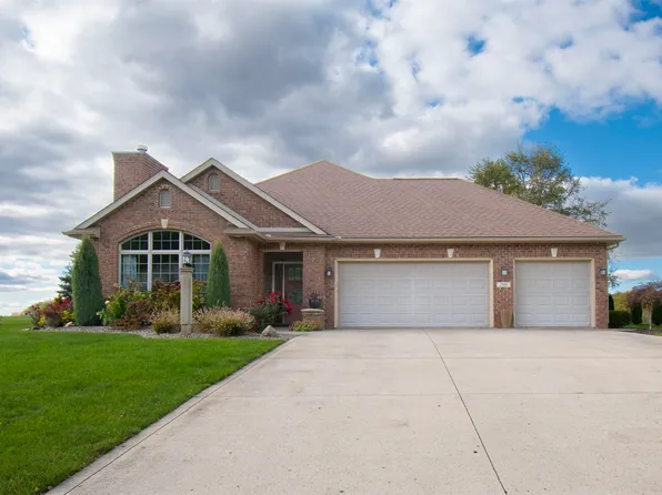 2506 Cobblestone Ln, Kendallville, IN 46755