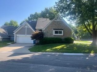 103 Pointe Ln, Kansas City, MO 64116