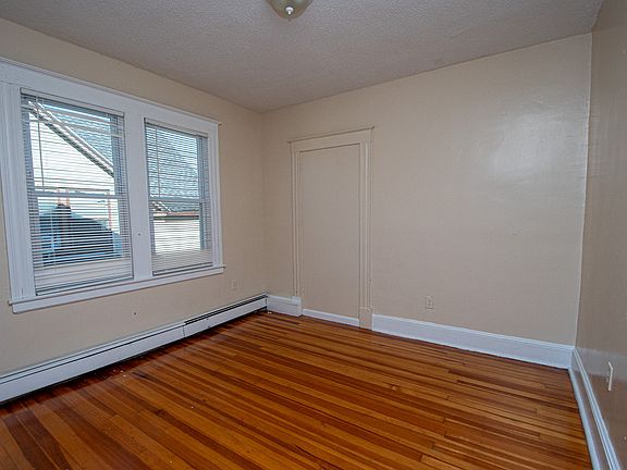 3rd image of 90 Belden St Floor 3