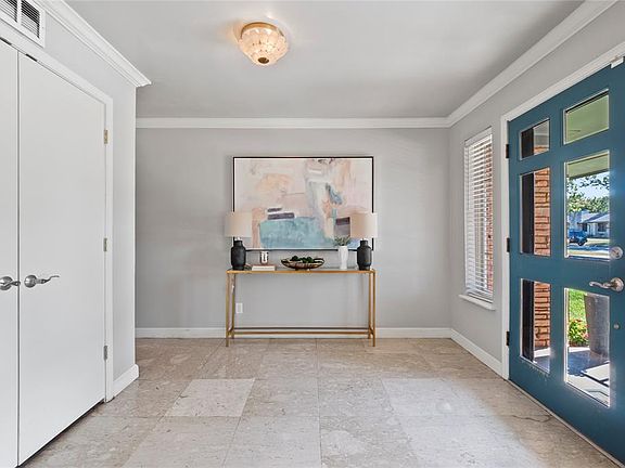 3rd image of 1835 Drakestone Ave