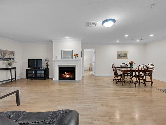 5th image of 1 Lenox St APT 203