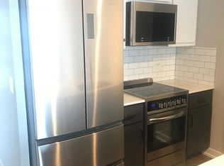 5911 N Sheridan Rd #704, Chicago, IL 60660