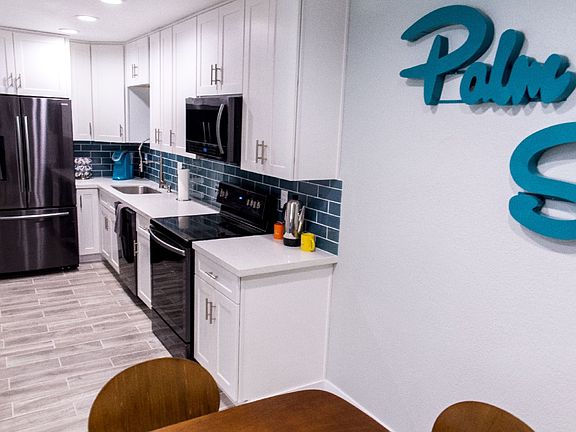 3rd image of 2822 N Auburn Ct E #111