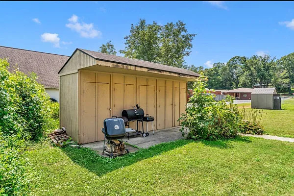 625 Village Ln #D — Photo 14