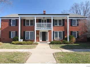880 N McKnight Rd APT 2S, Saint Louis, MO 63132