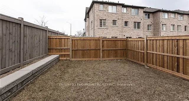 1301 Granrock Cres — Photo 15