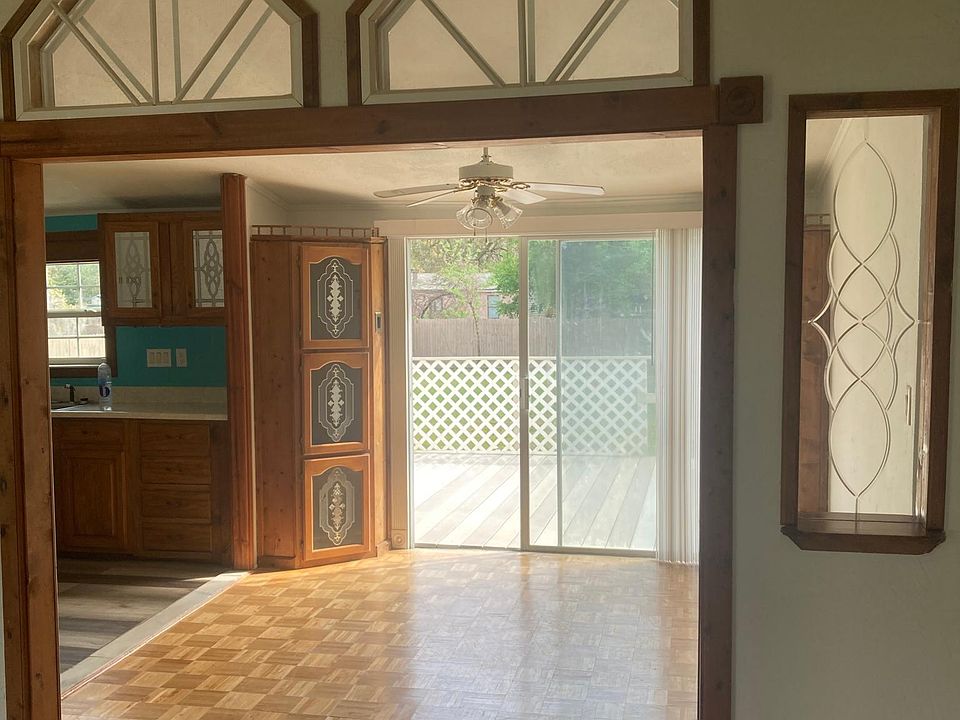 1st image of 18910 SE 55th Pl