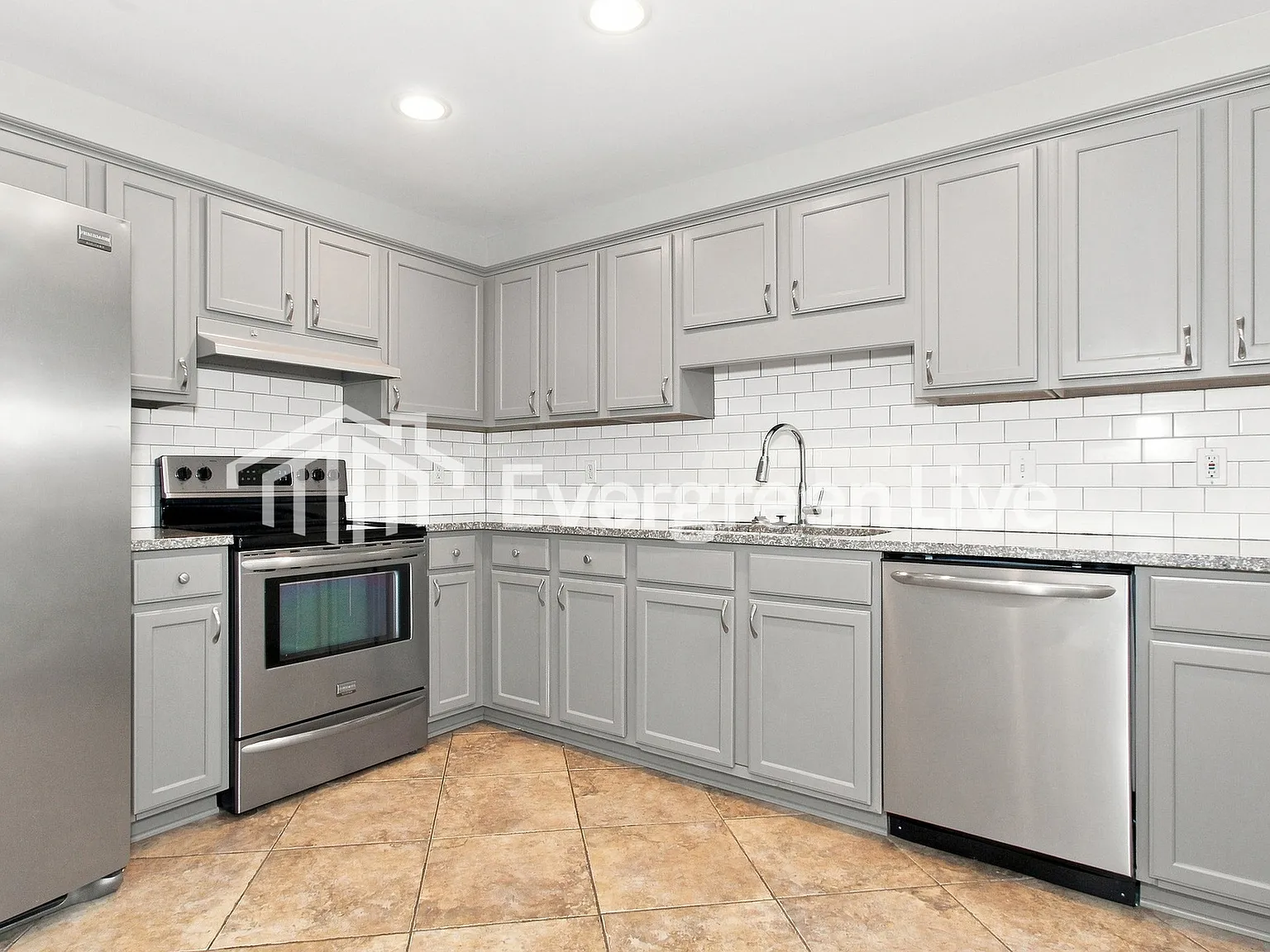 3 bed, 2.0 bath, 1302 sqft, $1,695 — Photo 4
