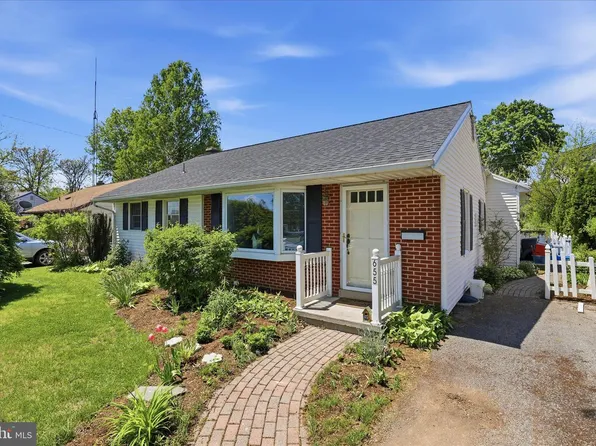 655 N Mount Joy St, Elizabethtown, PA 17022