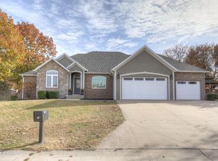 401 Dogwood Trails Loop, Carl Junction, MO 64834