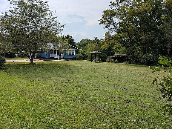 4th image of 1811 Central Ave
