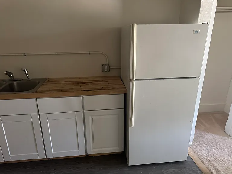 Third Avenue Apartments — Photo 25