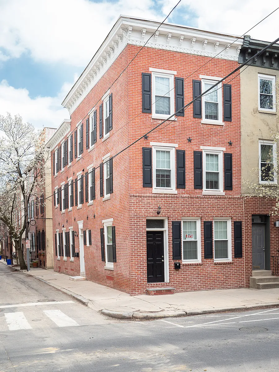 Building Photo - 525 S 16th St #2F