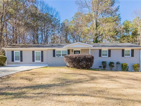 8661 Chestnut Ln, Lithia Springs, GA 30122