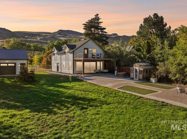 3850 N Plaza Rd, Emmett, ID 83617