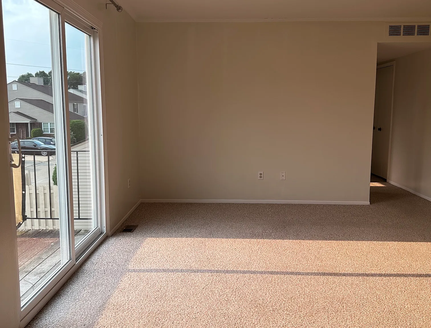 2 bed, 908 sqft, $1,400 — Photo 4