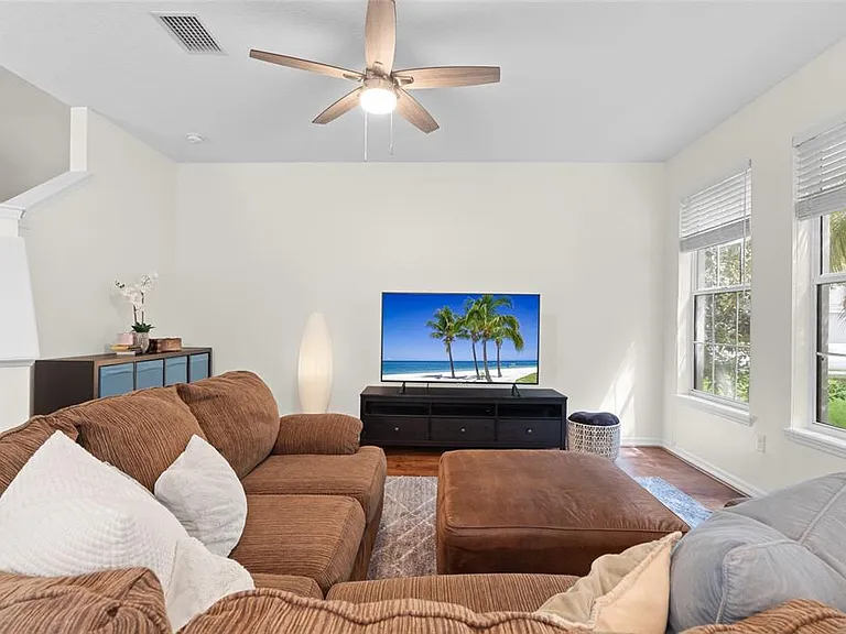 6714 Breezy Palm Dr — Photo 12