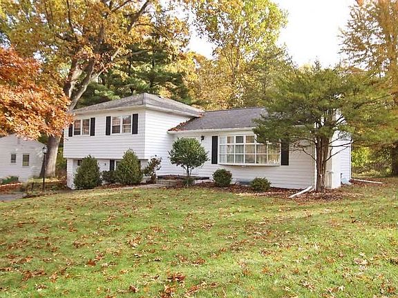 3rd image of 62 Colburn Dr