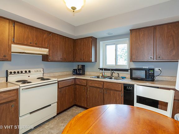 4th image of 2370 Abbeywood Dr APT D