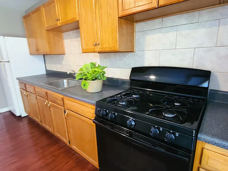 8401 Pioneer Dr — Photo 8