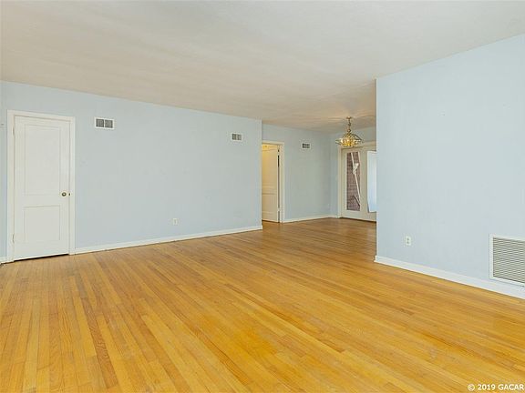 3rd image of 2204 NW 2nd Ave