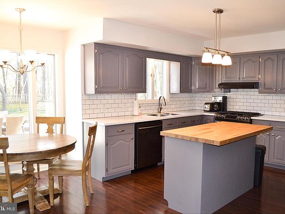 4th image of 121 Sylvan Dr