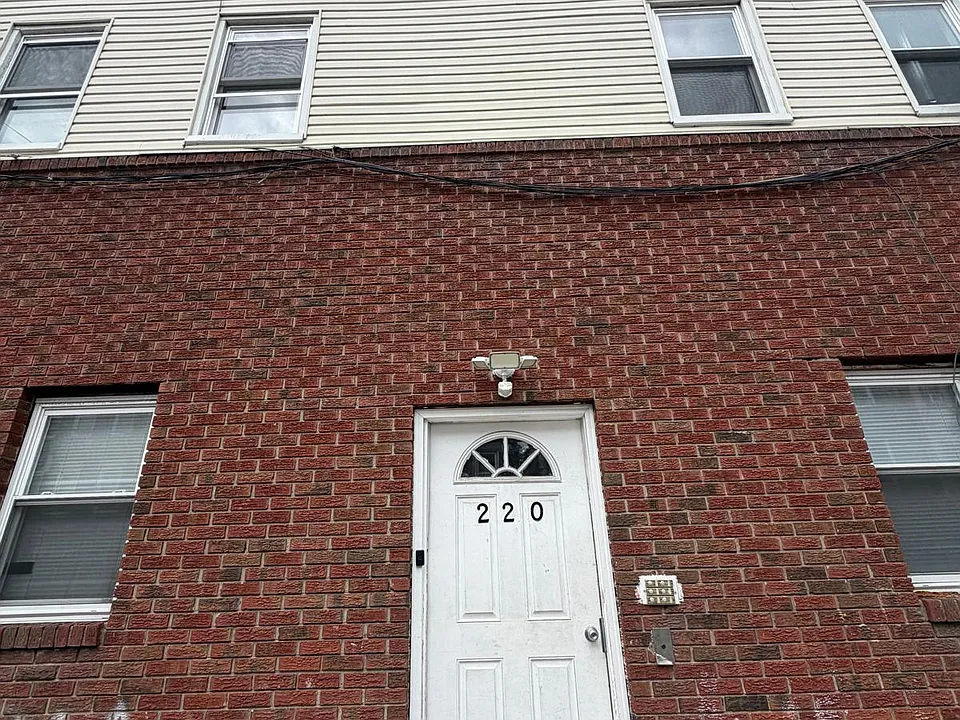 220 3rd St #3