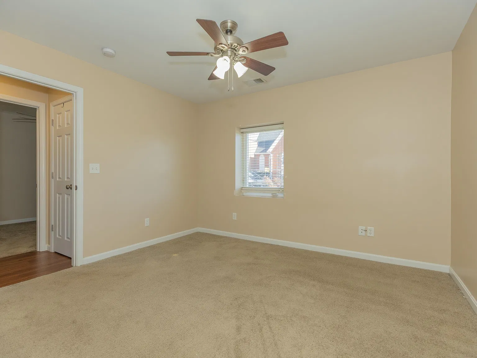 2 bed, 2.0 bath, 954 sqft, $1,200 — Photo 3