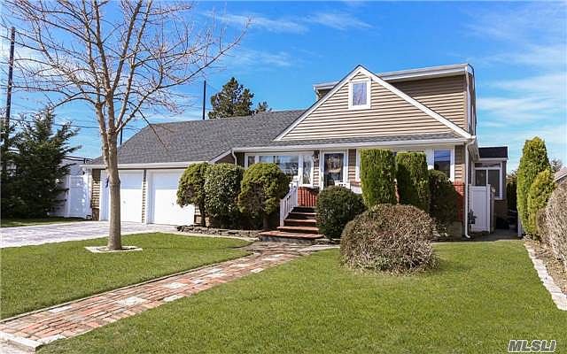1st image of 447 N Central Dr