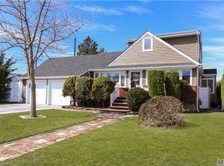 447 N Central Dr, Massapequa, NY