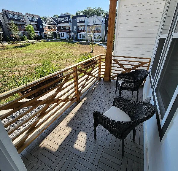 530 Edwin St #22 — Photo 4