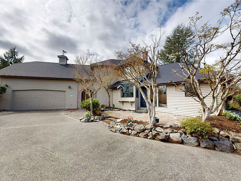 1st image of 627 N Waugh Road