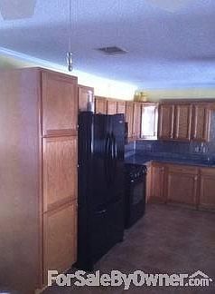 Kitchen
						:
						All new Maytag appliance, gas stove, cermic tile floor, new countertop, pantry.