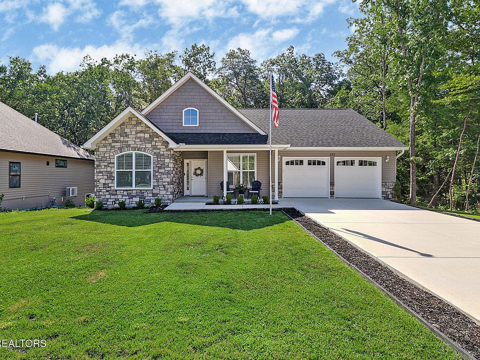 1st image of 153 Hawes Cir