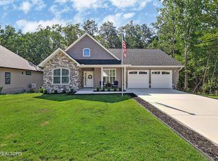 153 Hawes Cir, Crossville, TN 38558