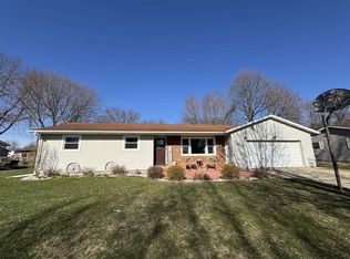 335 13th St, Prairie Du Sac, WI 53578
