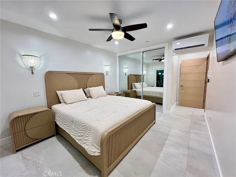 23443 Balmoral Ln — Photo 29