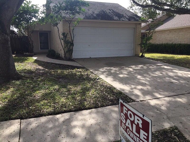 1st image of 416 Waterford Dr