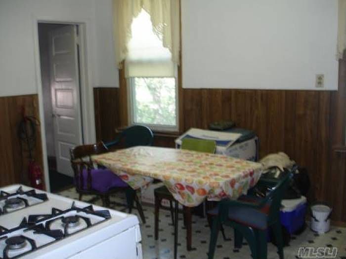 2nd image of 5554 64th St