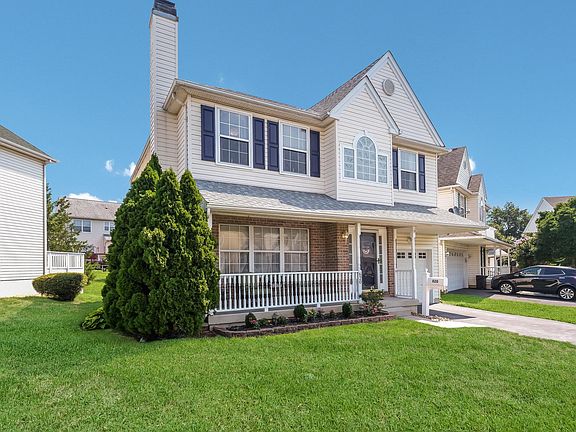 2nd image of 620 Foxglove Dr