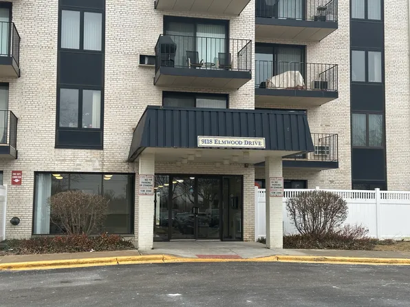 9118 W Elmwood Dr Unit 1A, Niles, IL 60714