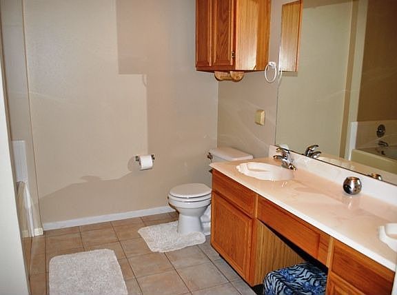 3rd image of 610 Oak Hill Dr