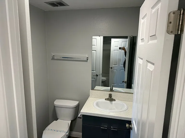 Villa Del Sol Apartments — Photo 113
