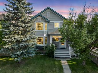 30 W Marthas Haven Mnr NE, Calgary, AB T3J 3X8