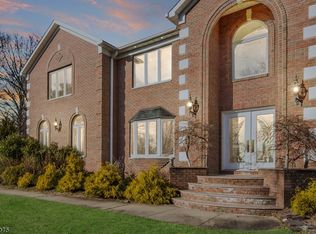 668 Foothill Rd, Bridgewater, NJ 08807