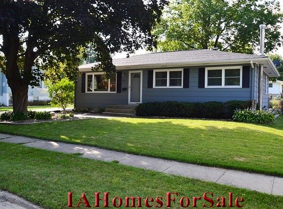 Front Yard, Quiet street, near schools and park